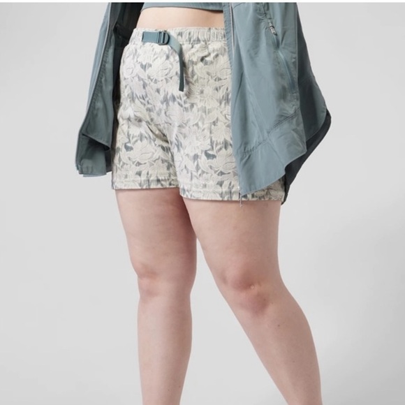 Athleta Trekkie Convertible Hike Pant Ethereal Bloom Magnolia White 22 - Picture 3 of 13